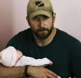 El bebé de plástico de American Sniper: la escena que arruinó una película nominada al Óscar